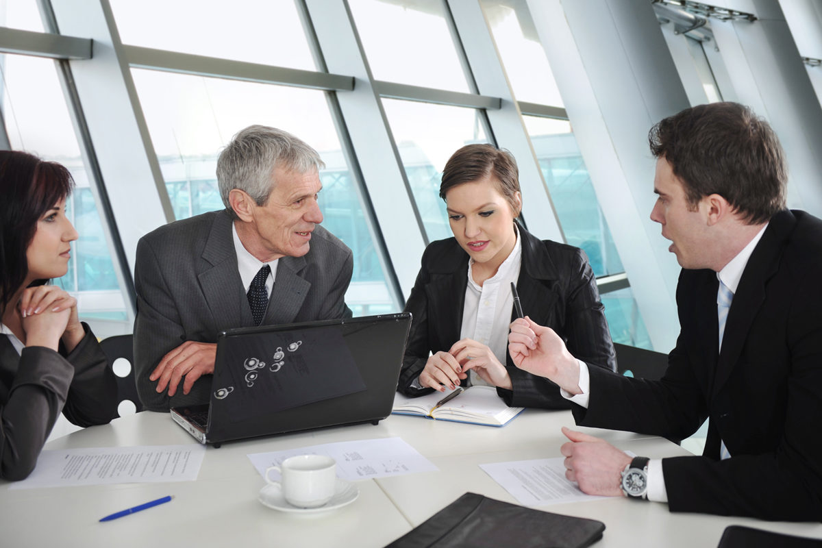 How to Run Effective Meetings in Business Aviation